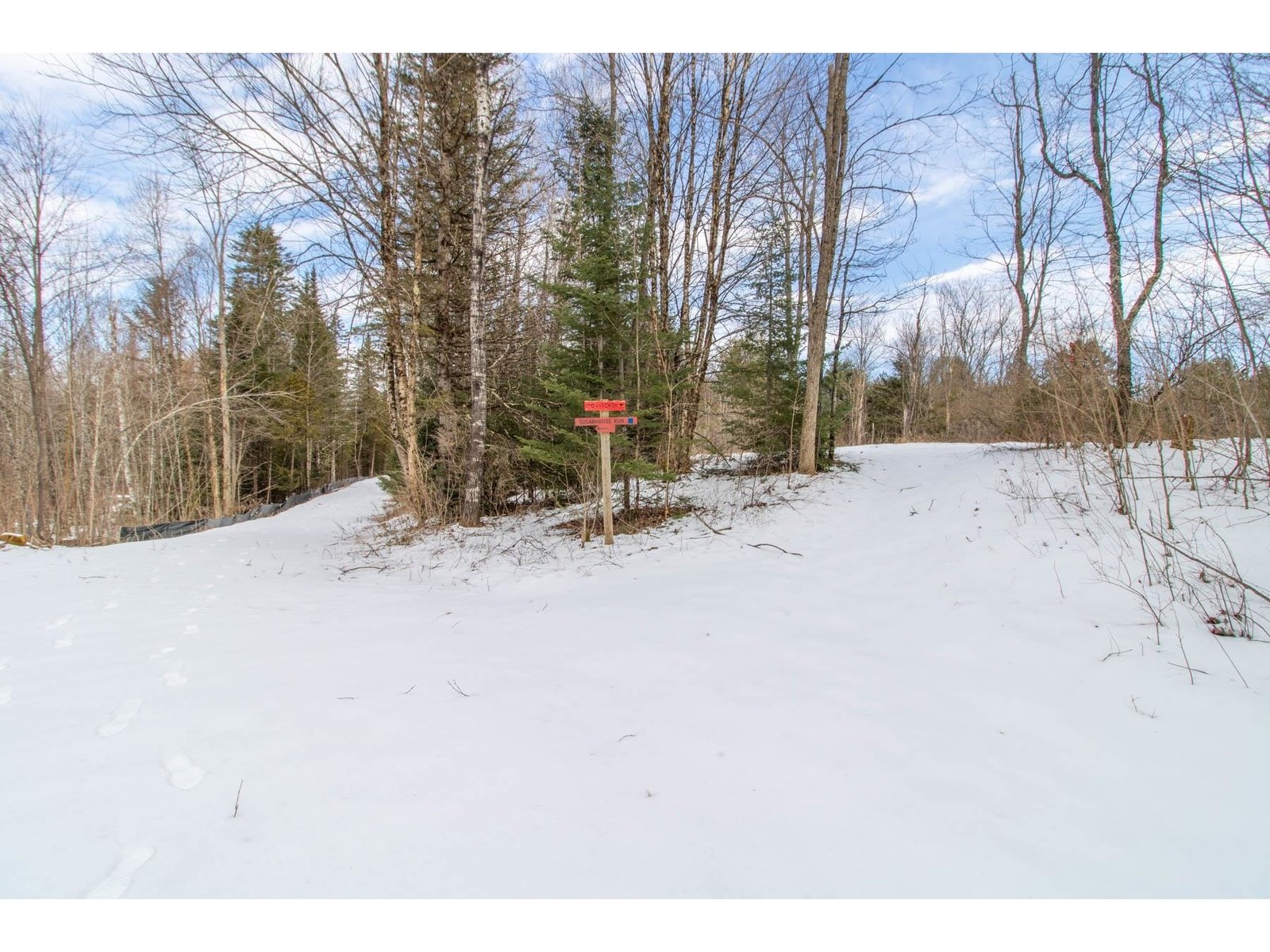 Kingdom Trail access at bottom of row