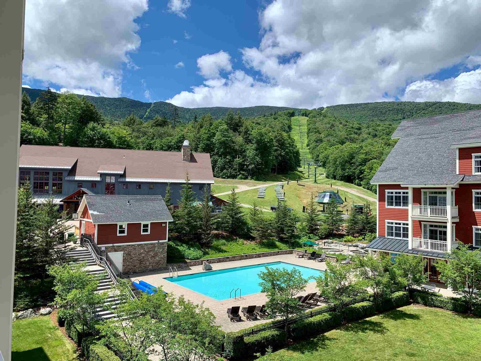 102 Forest 307 / III Drive, Unit 307 / III Clay Brook at Sugarbush