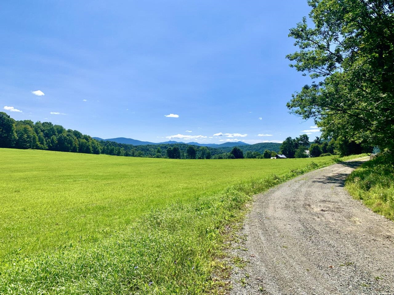 Views Nearby with Mountains