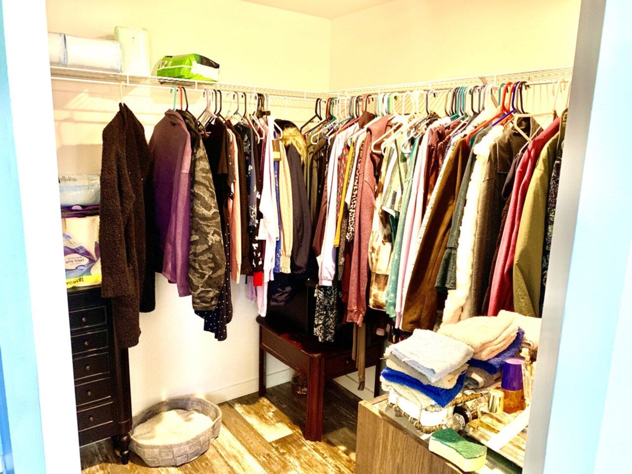 Walk-in Closet