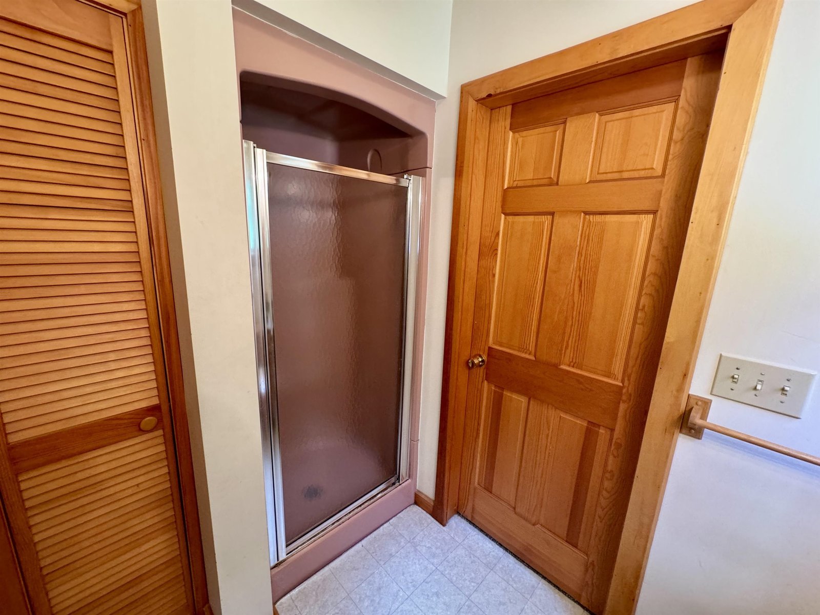 Jack and Jill Bathroom between bedrooms