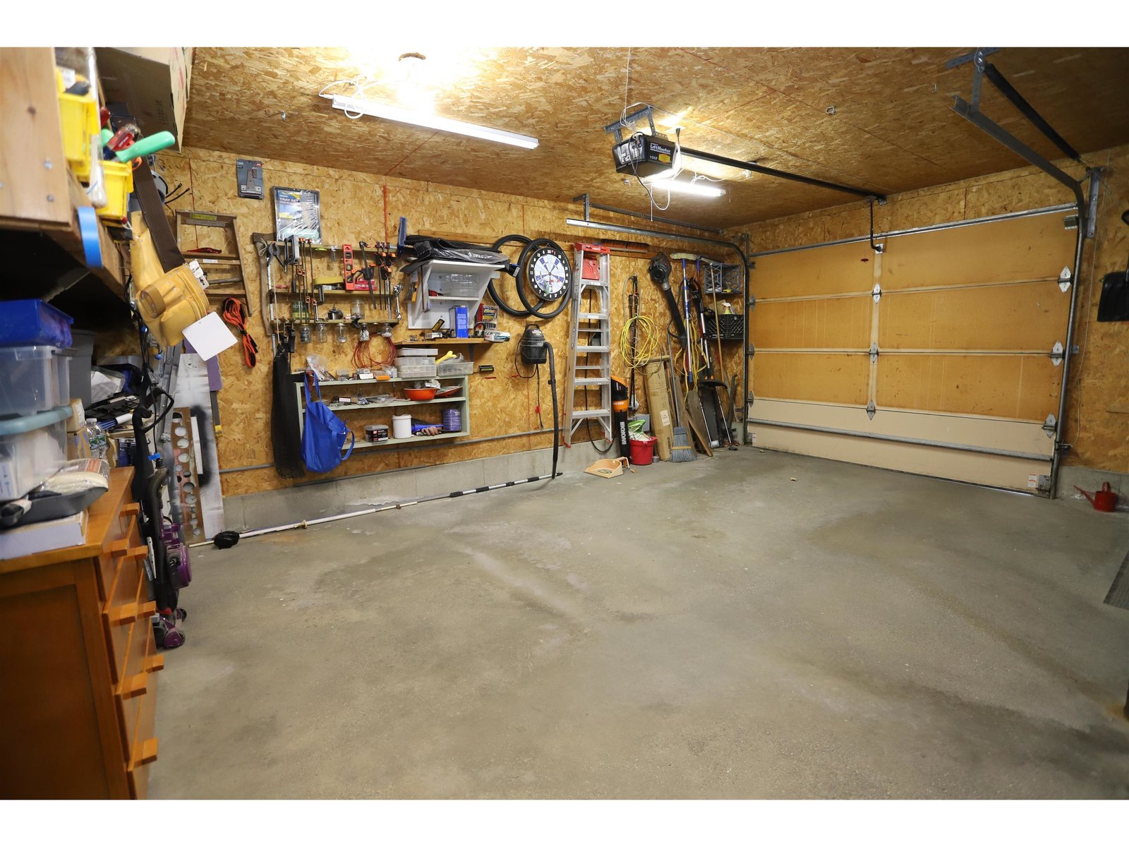 2-Car Garage