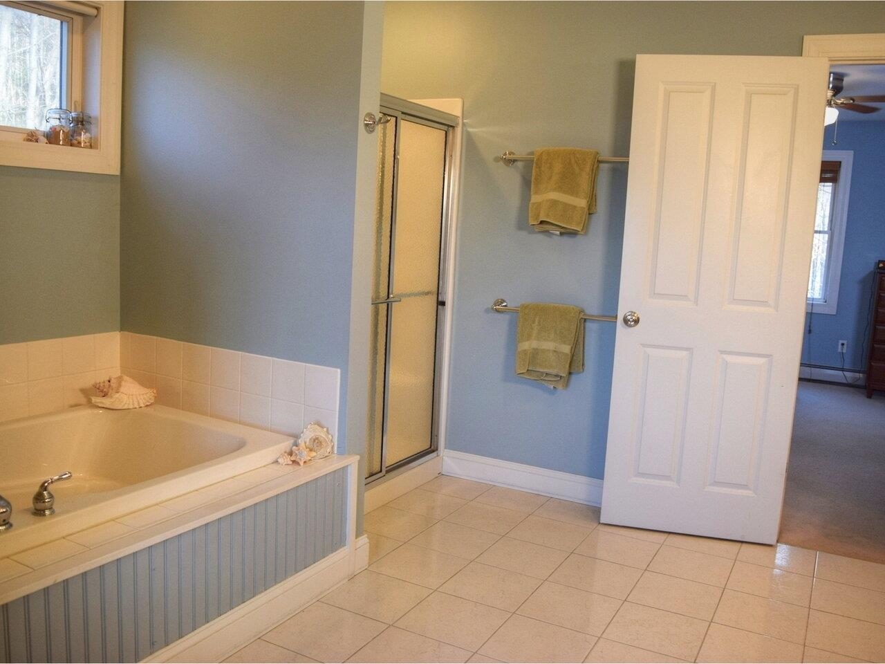 Soaking Tub & Shower