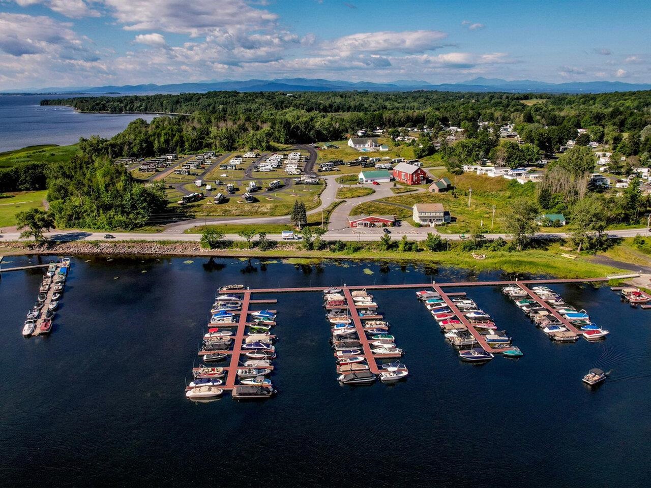 Apple Island Resort marina