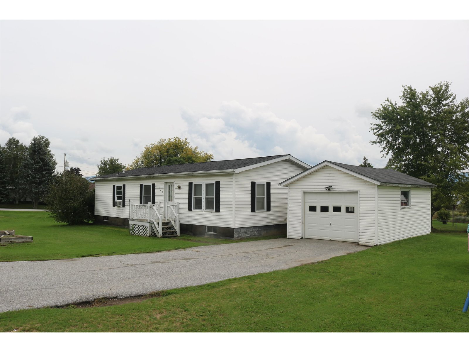 123 Champlain Street, Enosburg 123 Champlain Street, Enosburg
