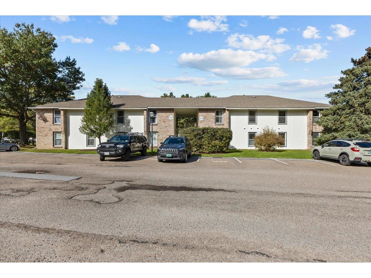 124 Ledgewood Circle, Unit #102