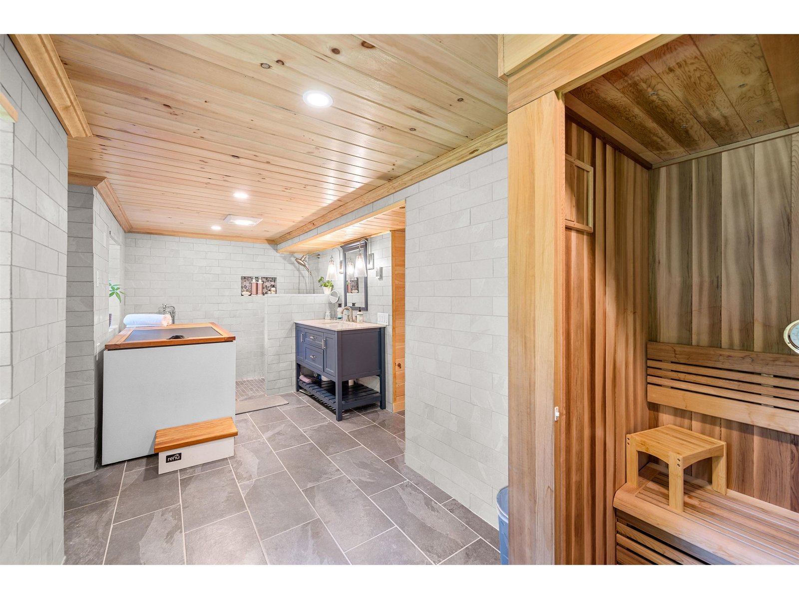 Spa-like Full Bathroom with Sauna