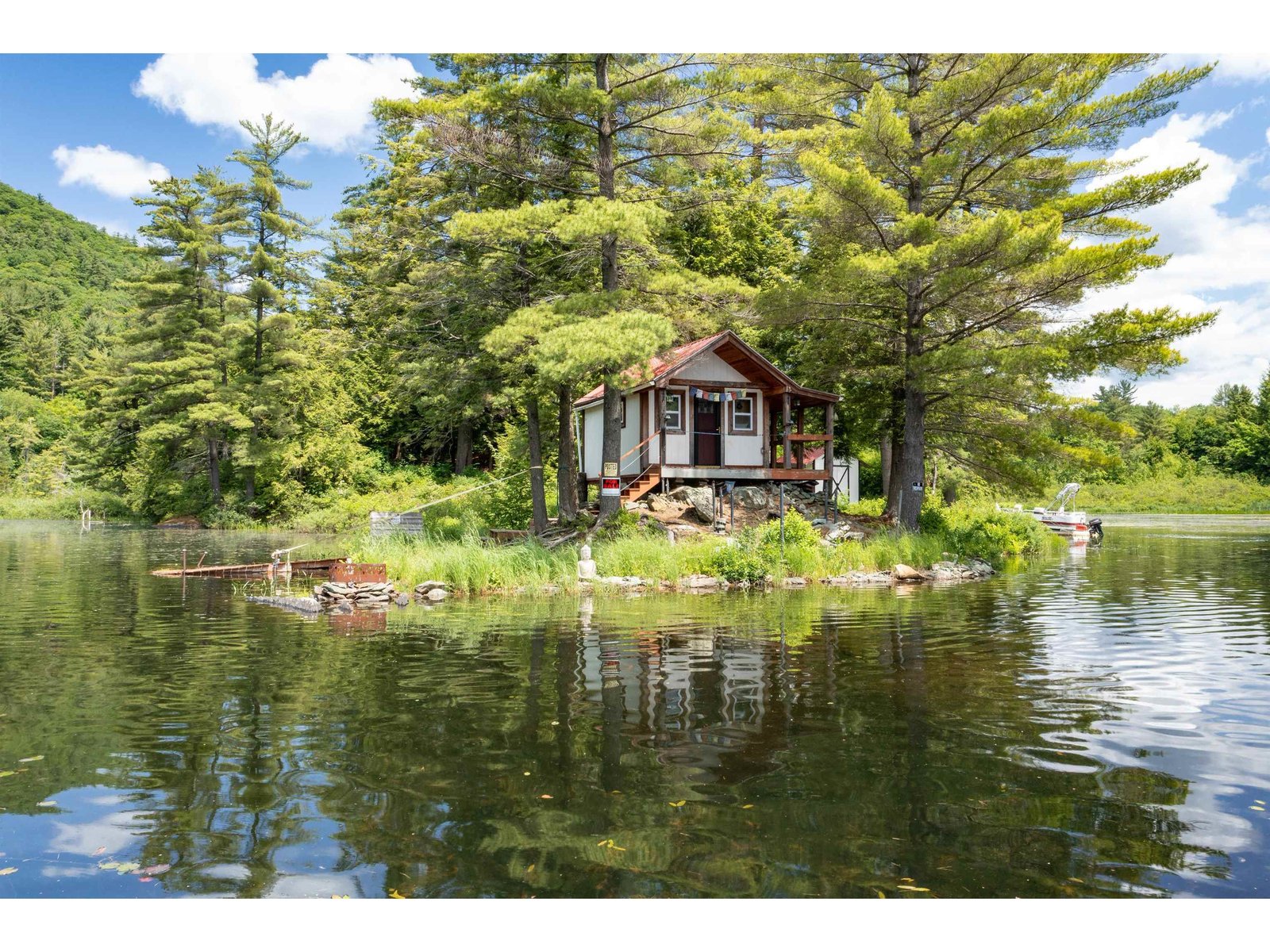 1362 Taylor Road, Unit Rich Island - Metcalf Pond