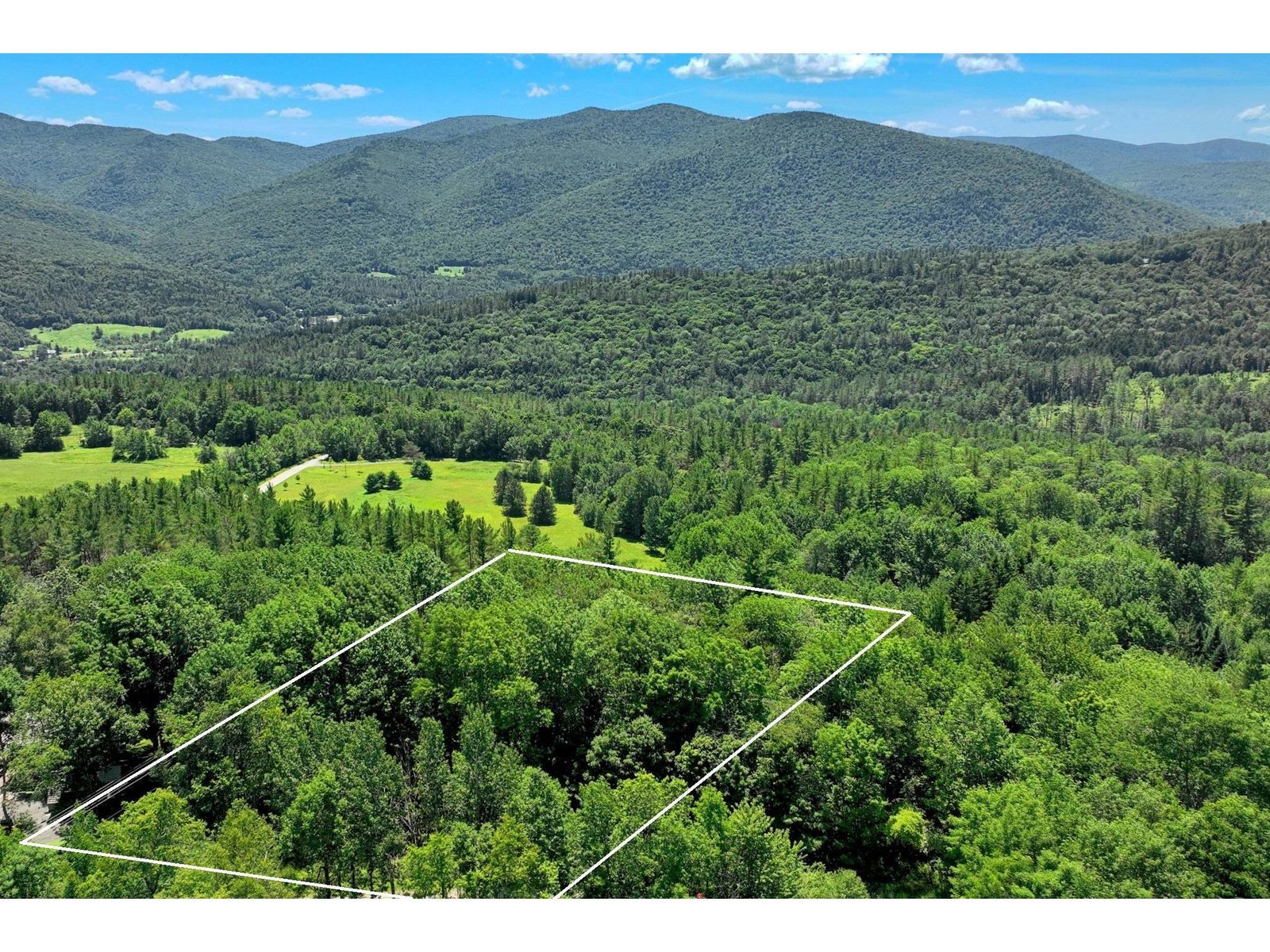 Approximate Lot Lines - Osprey Run above, Austin Hill Road below