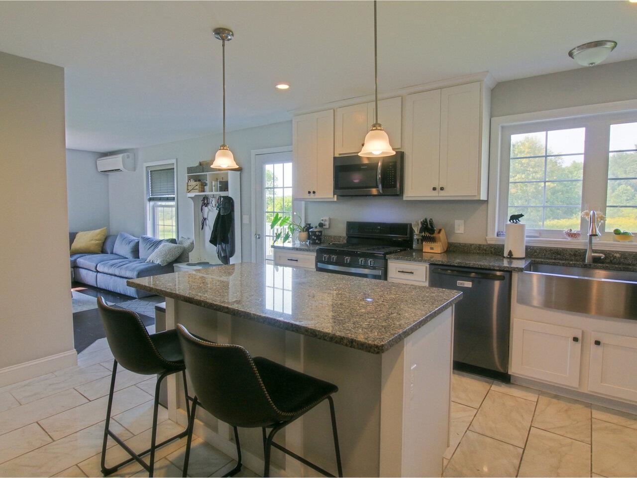 Stainless Appliances & Sink