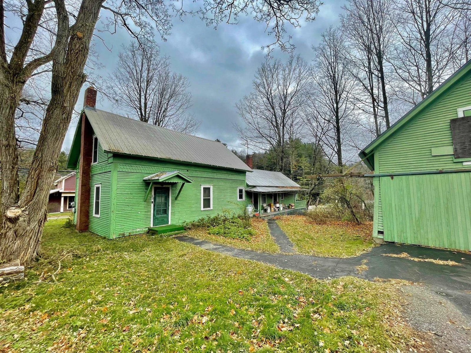 garage to back of house