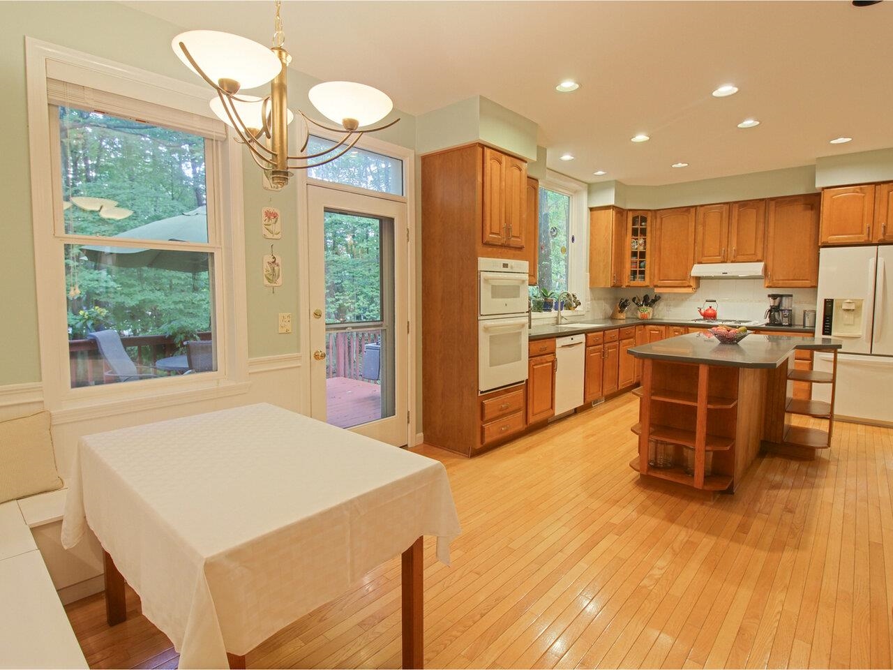 Breakfast Nook to Kitchen