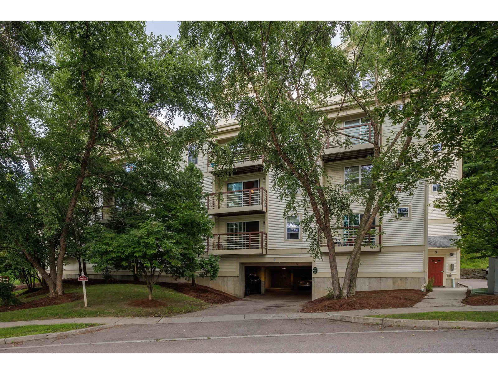 209 Hildred Drive, Unit 209