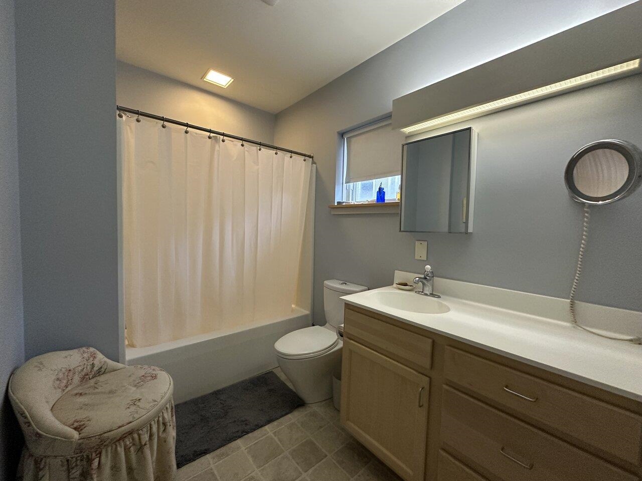 2nd Floor Bathroom