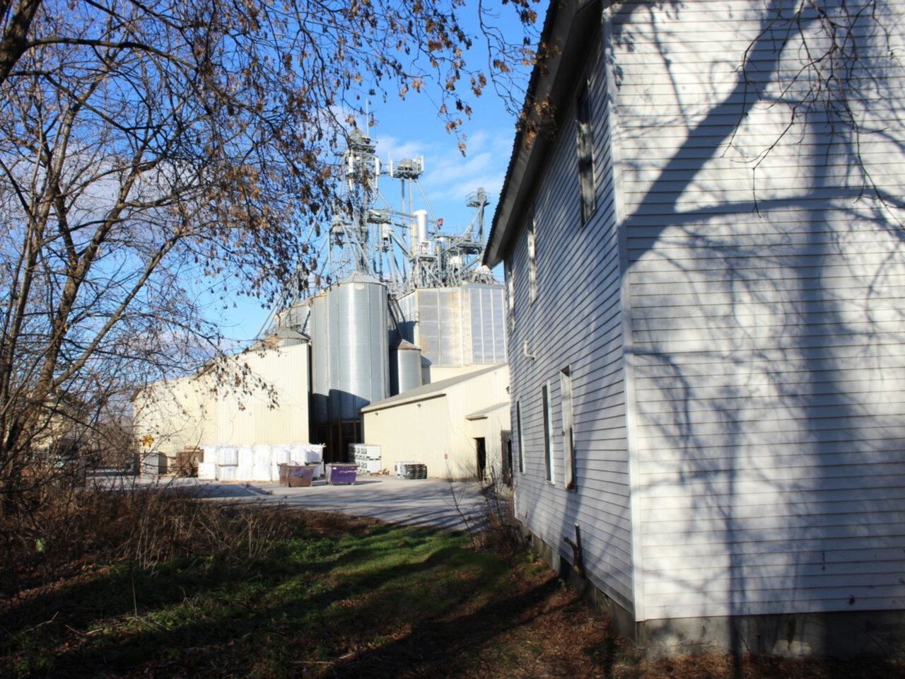 Grain elevator