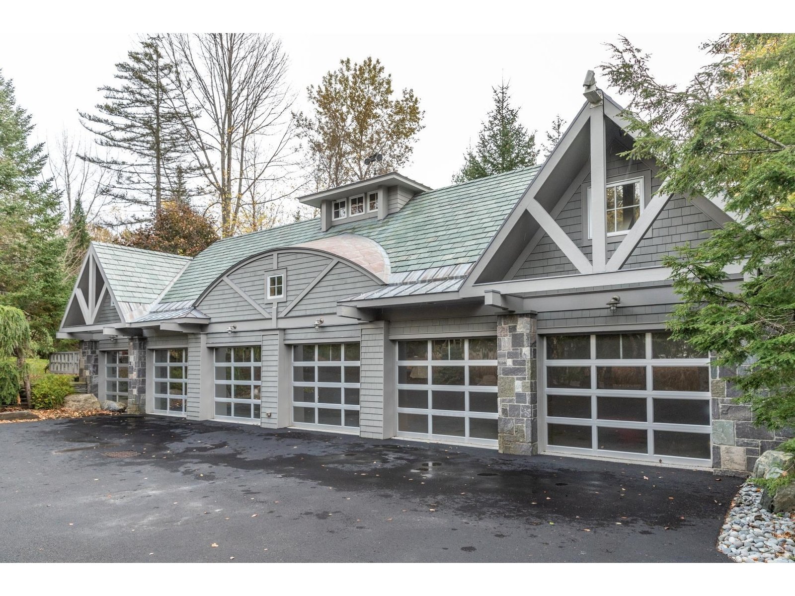 6 Bay Garage Adjacent to Main Residence