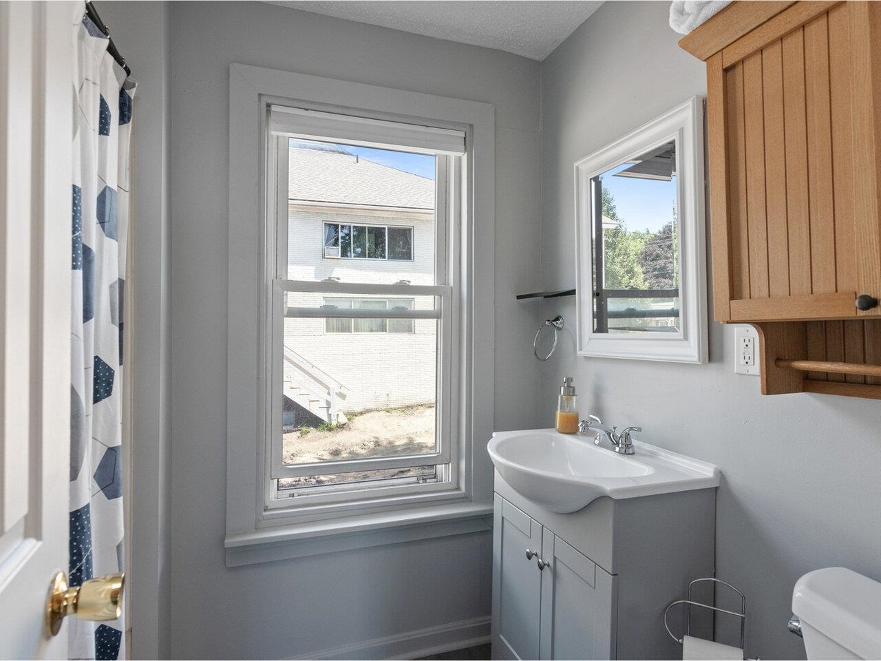 Full bathroom off kitchen