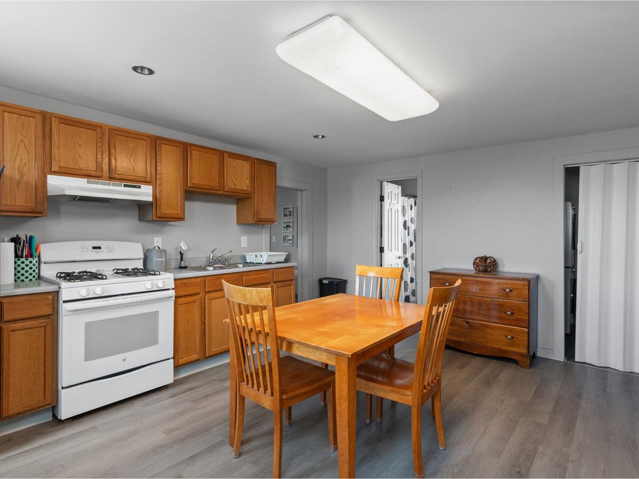 Kitchen looking to full bath