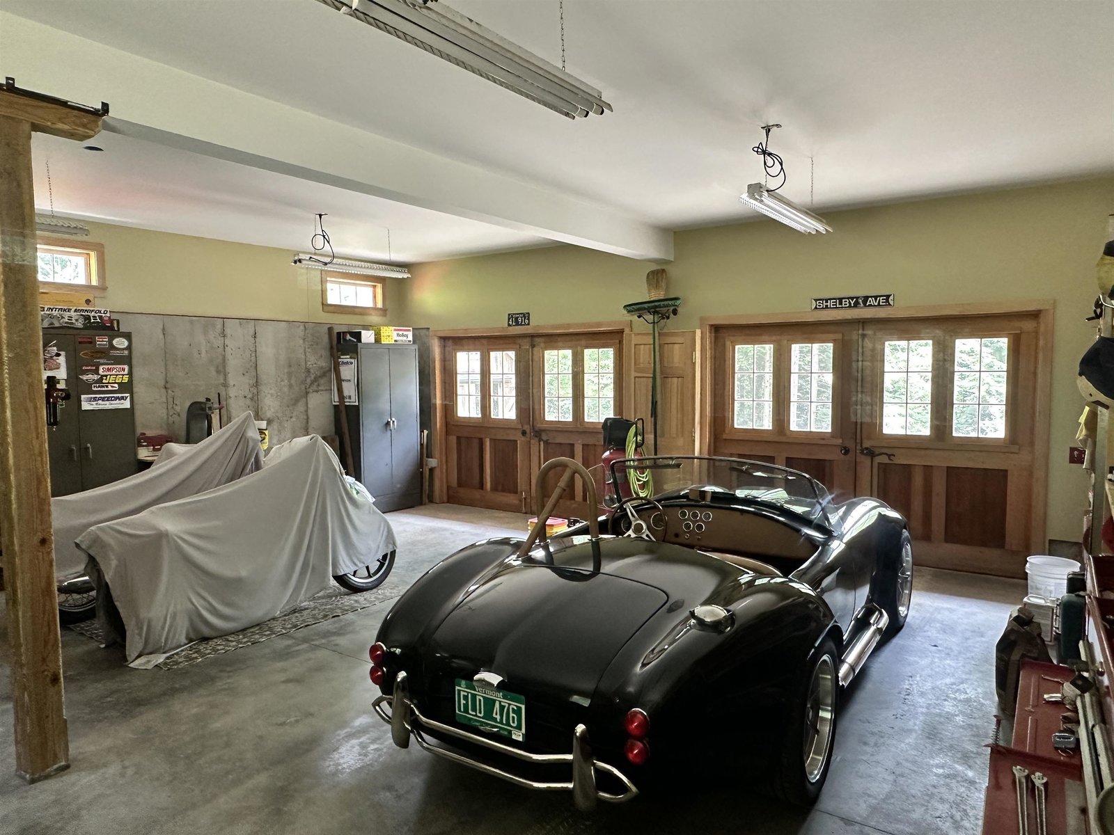 2 car garage connects to the mudroom