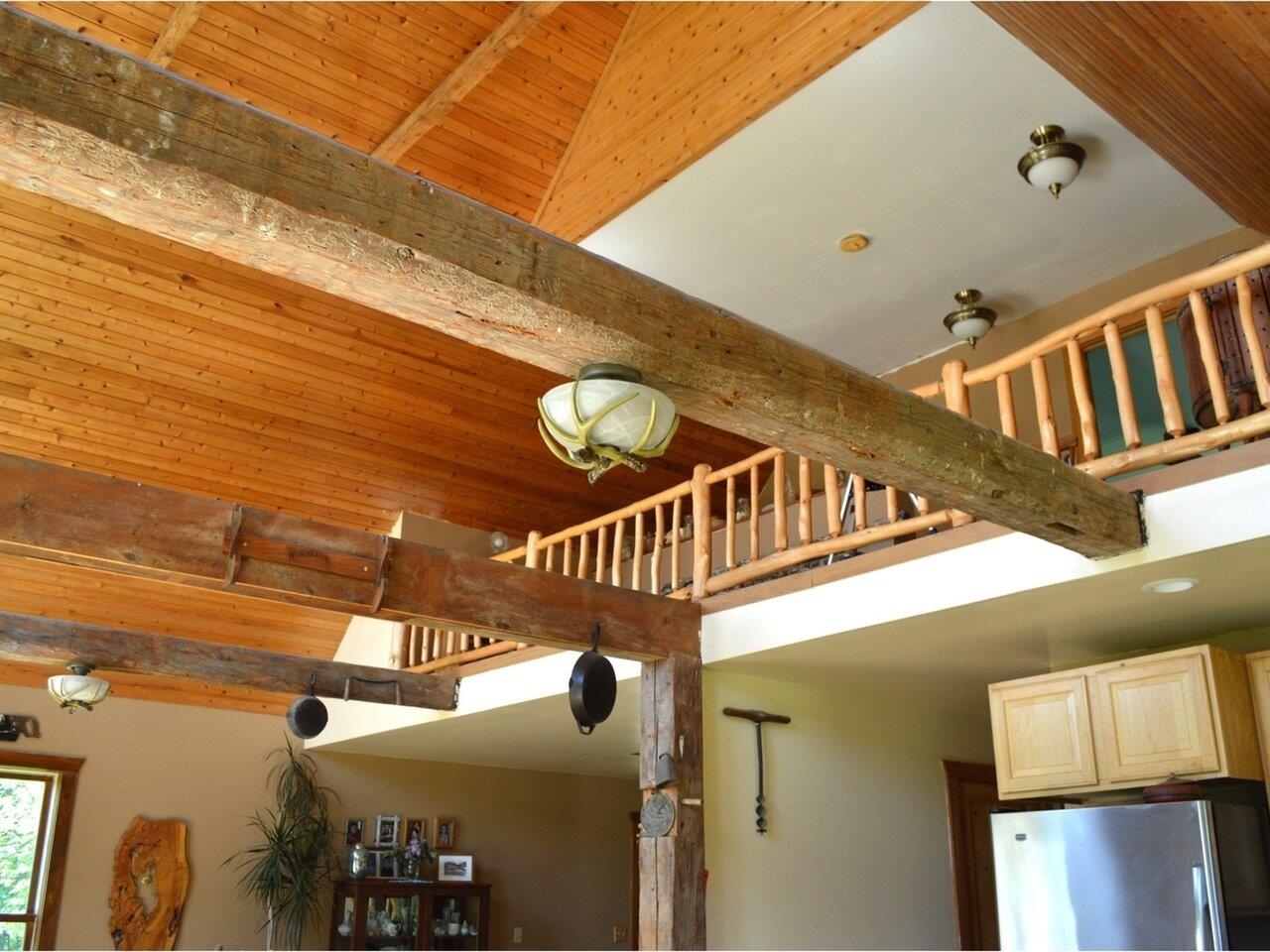 Exposed Beams & Tall Ceillings