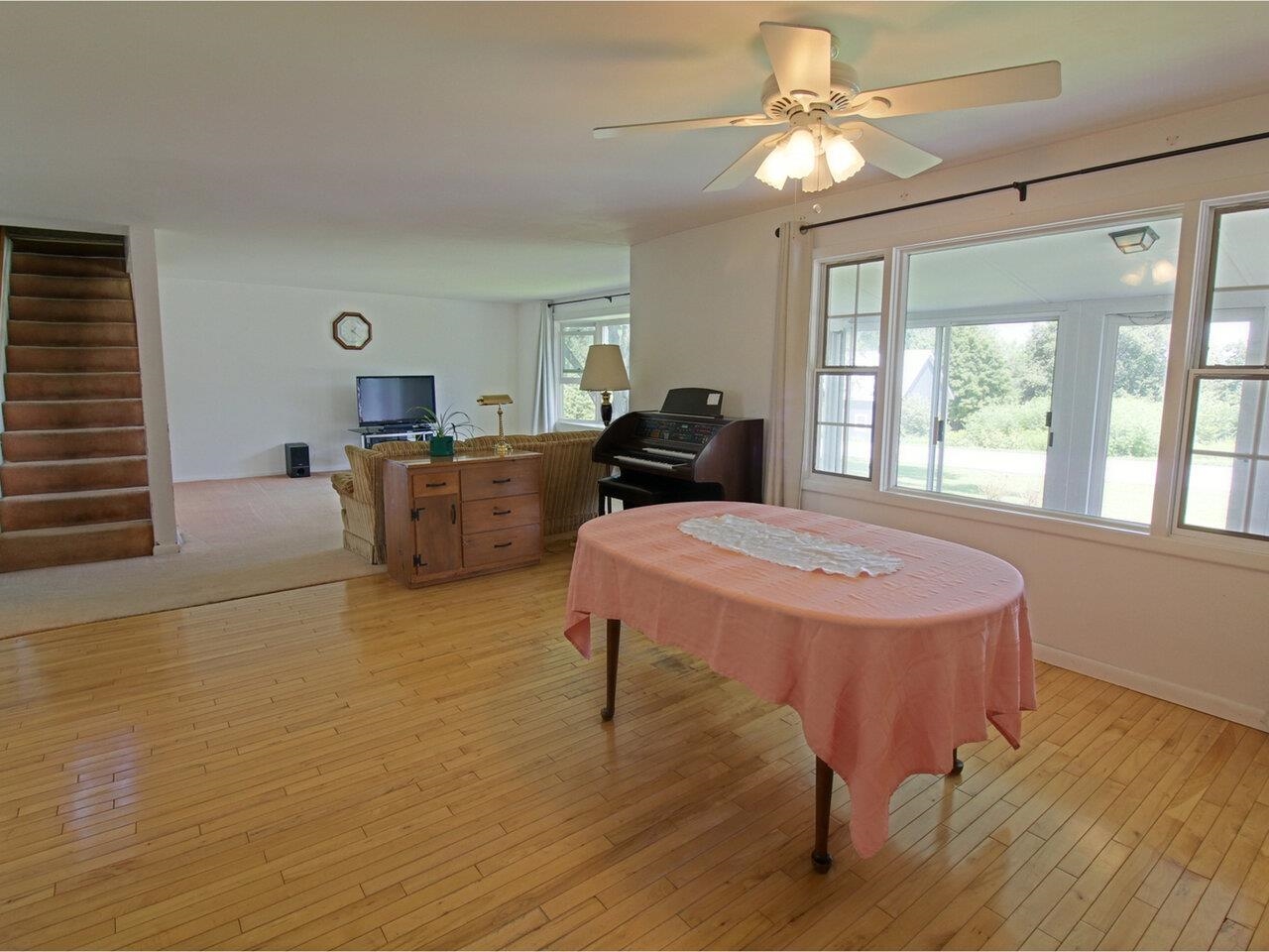 With Hardwood Floor