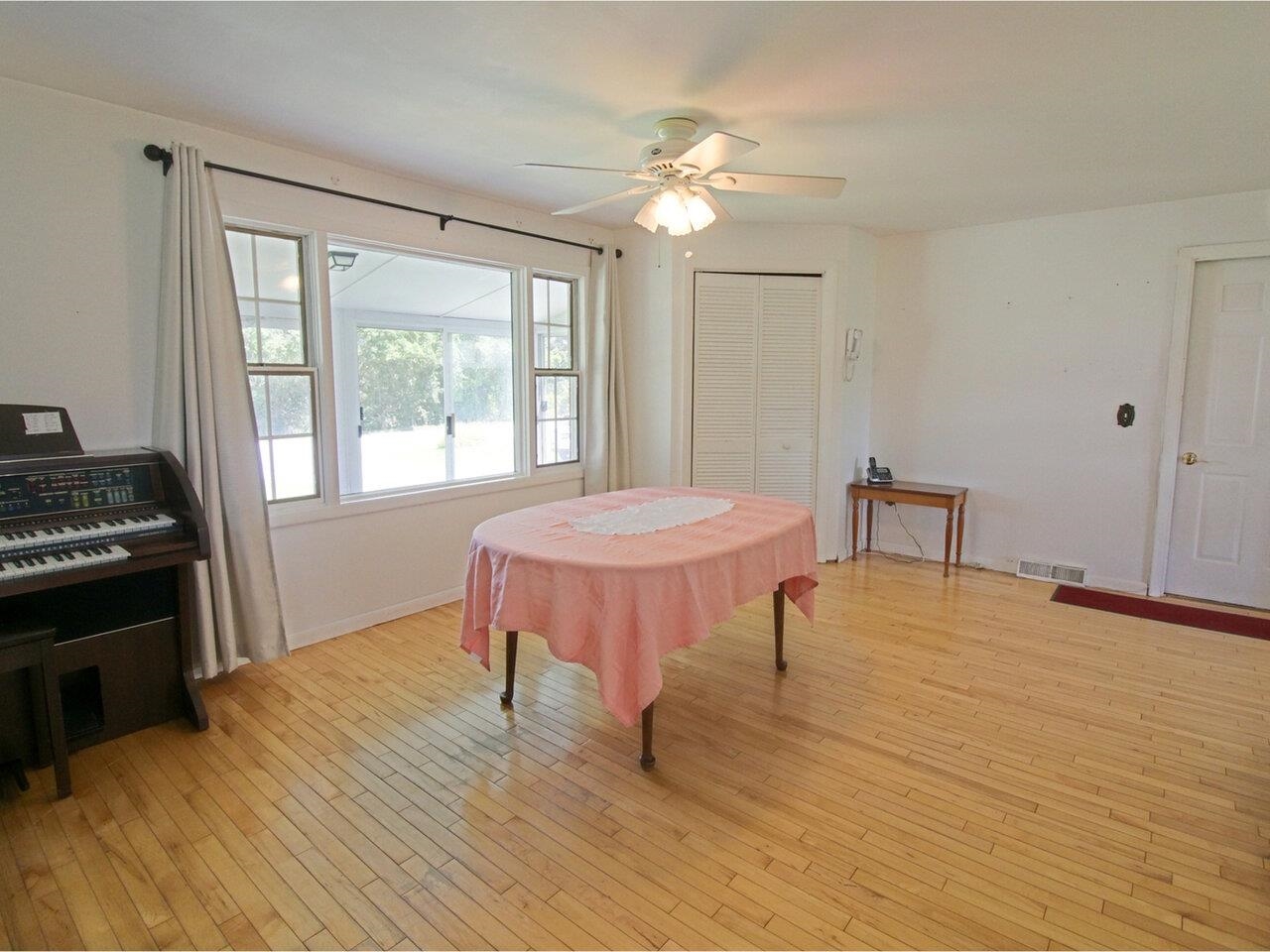 Spacious Dining Room