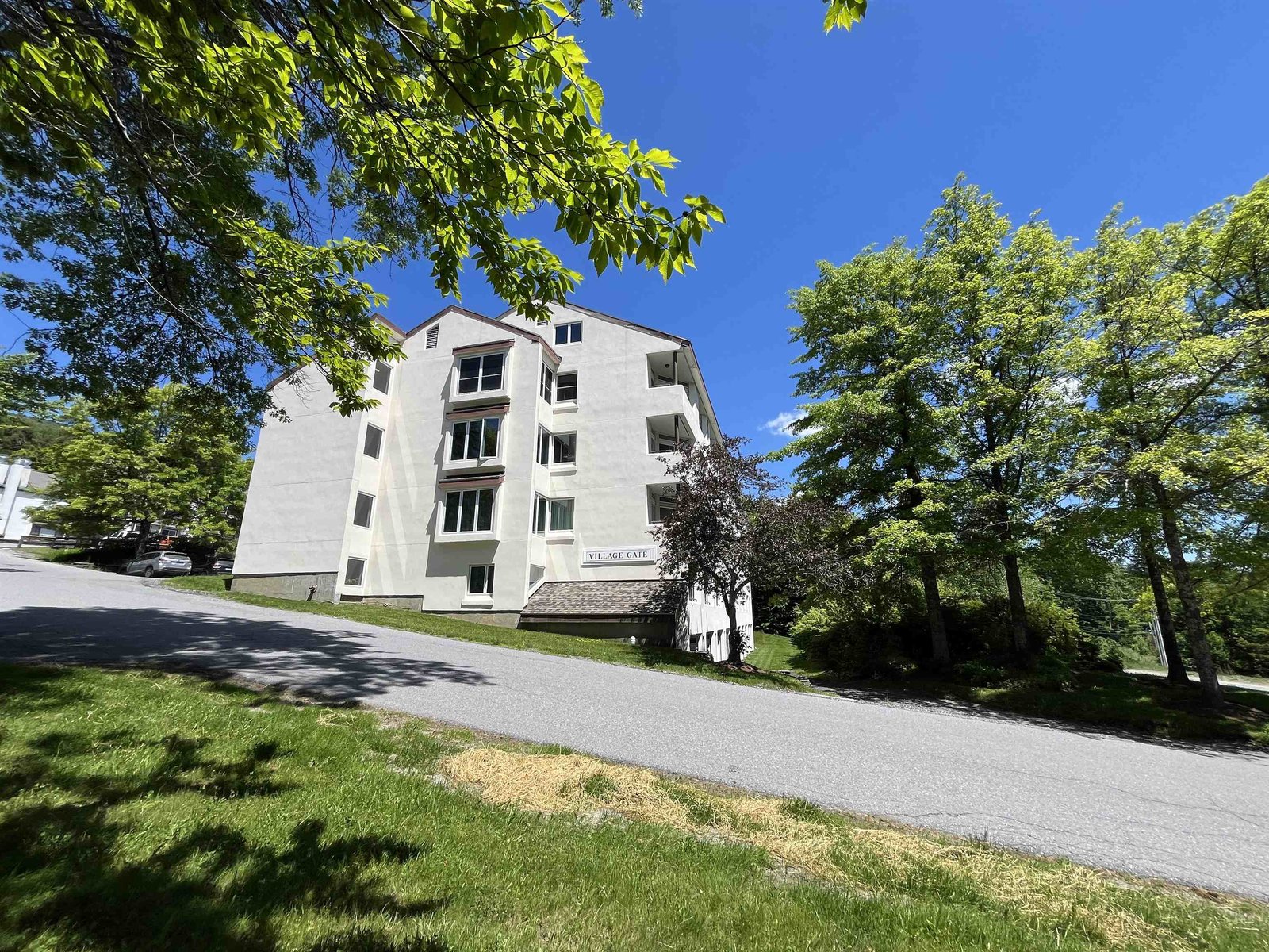 30 Mountainside Drive, Unit 305