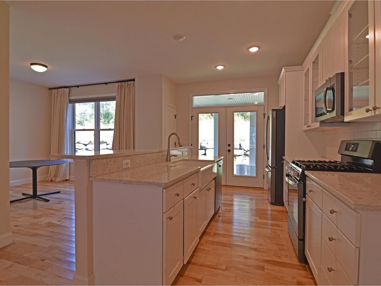 Farmhouse sink in island