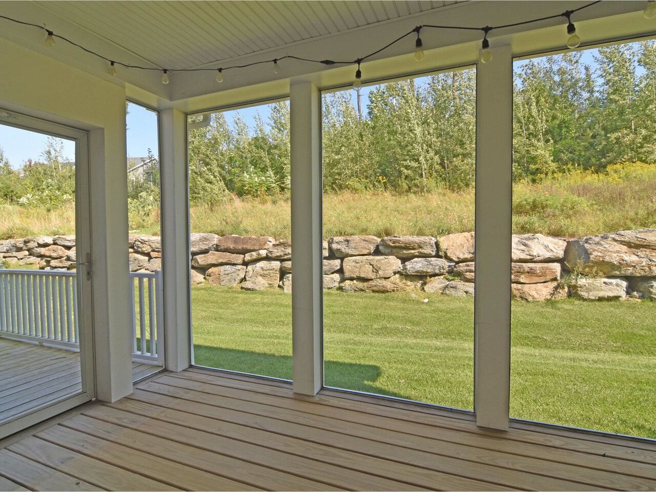 Screened porch & deck