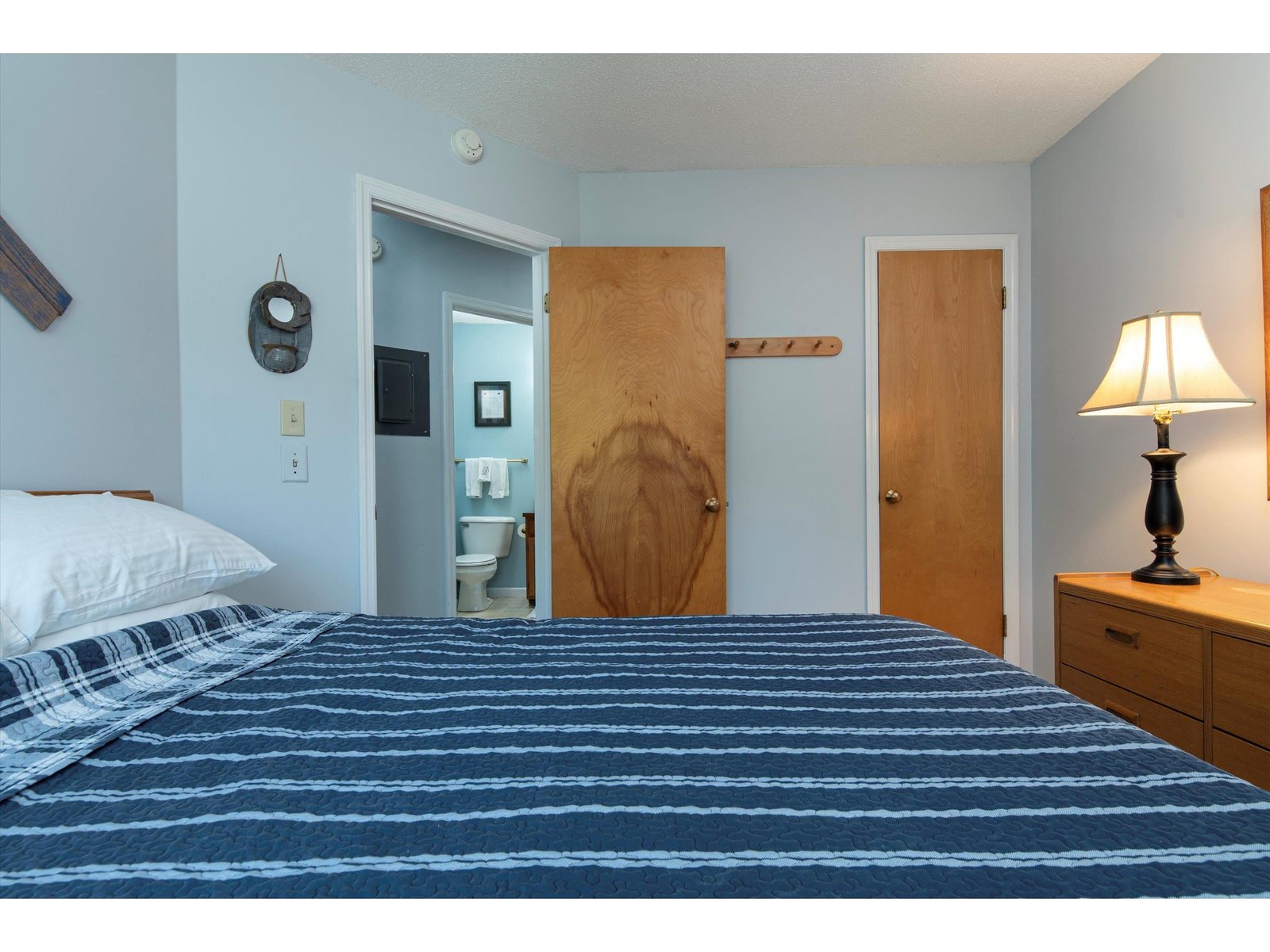 Guest bedroom with closet