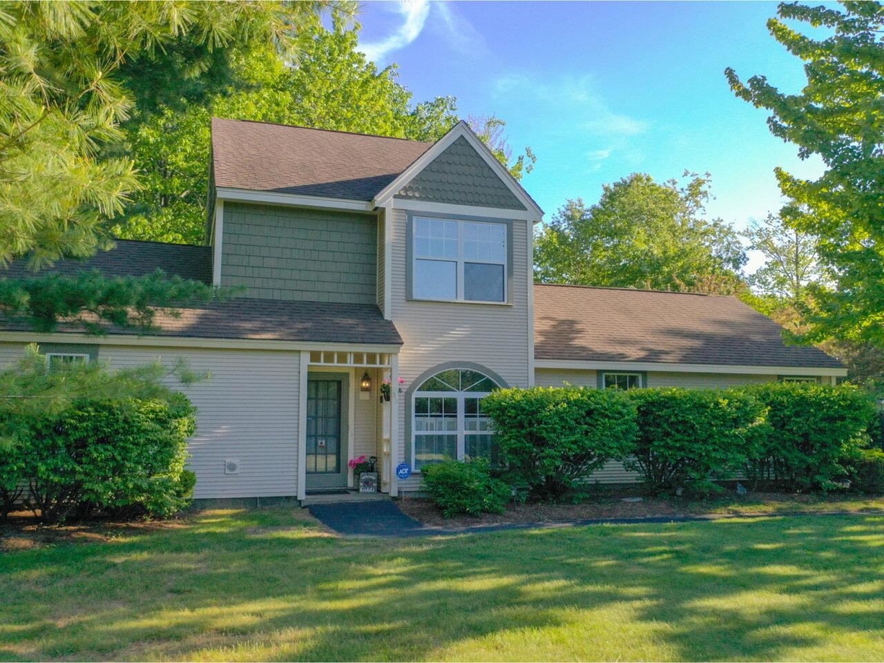 35-37 Derway Drive, Burlington 35-37 Derway Drive, Burlington