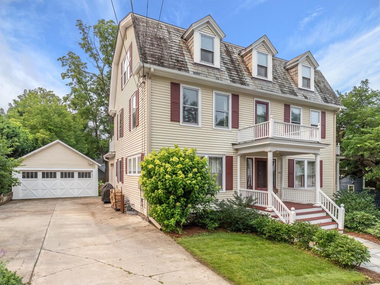 35 Kingsland Terrace, Burlington 35 Kingsland Terrace, Burlington