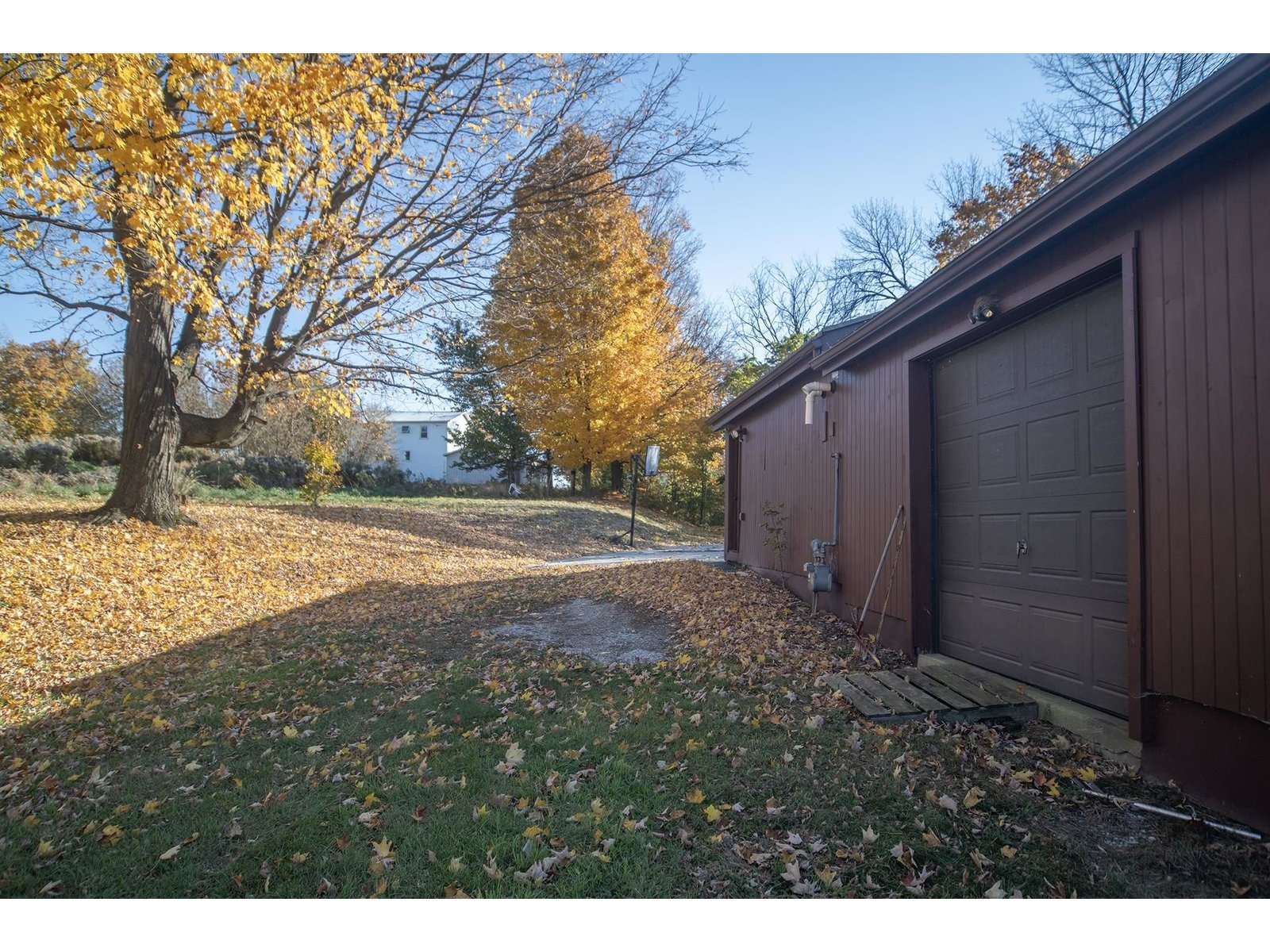 2nd garage space