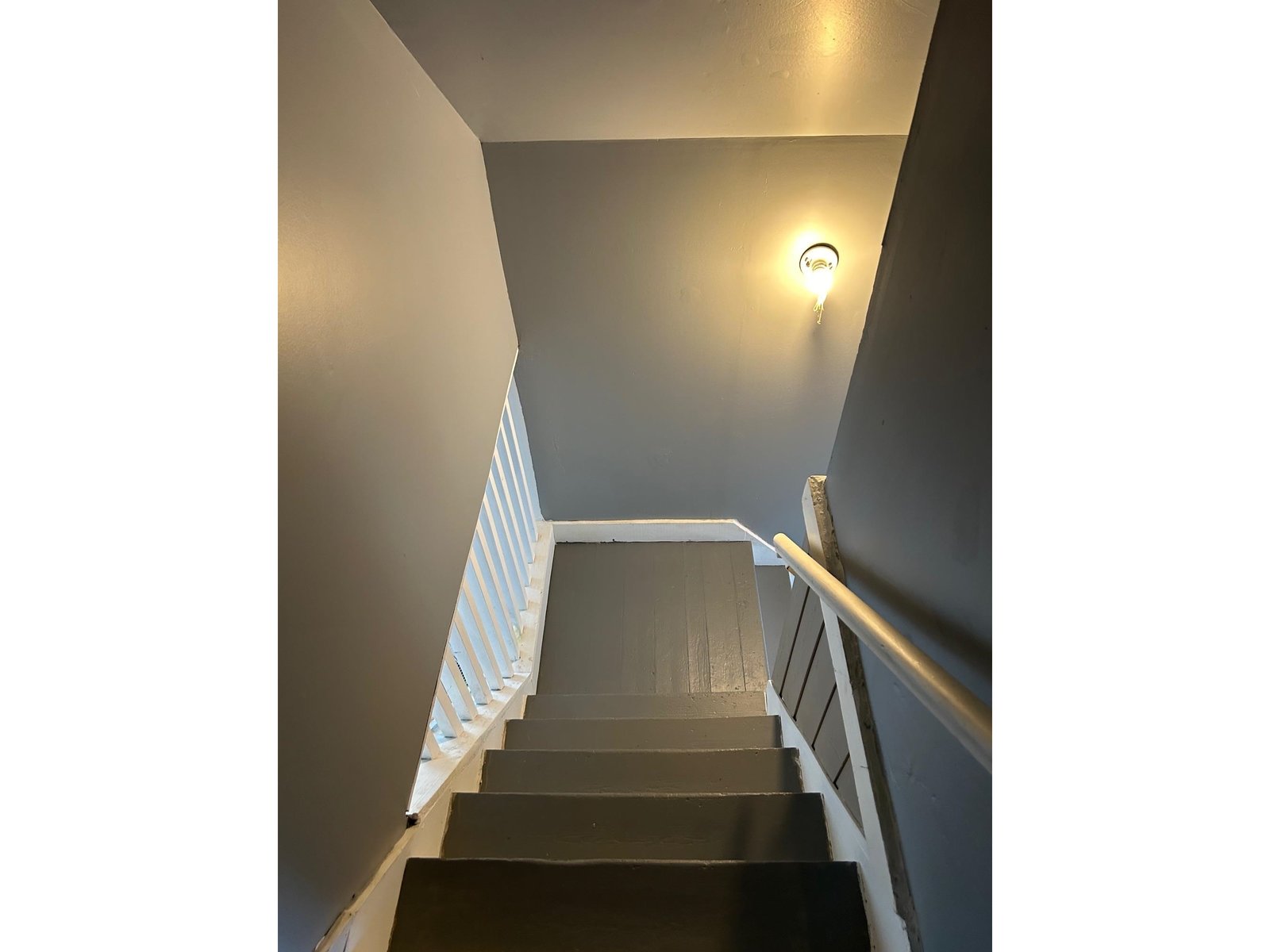 Split level stairs down to main level