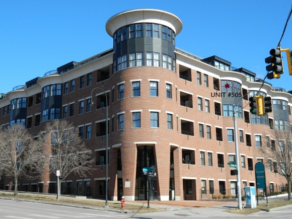 40 College Street, Unit 505