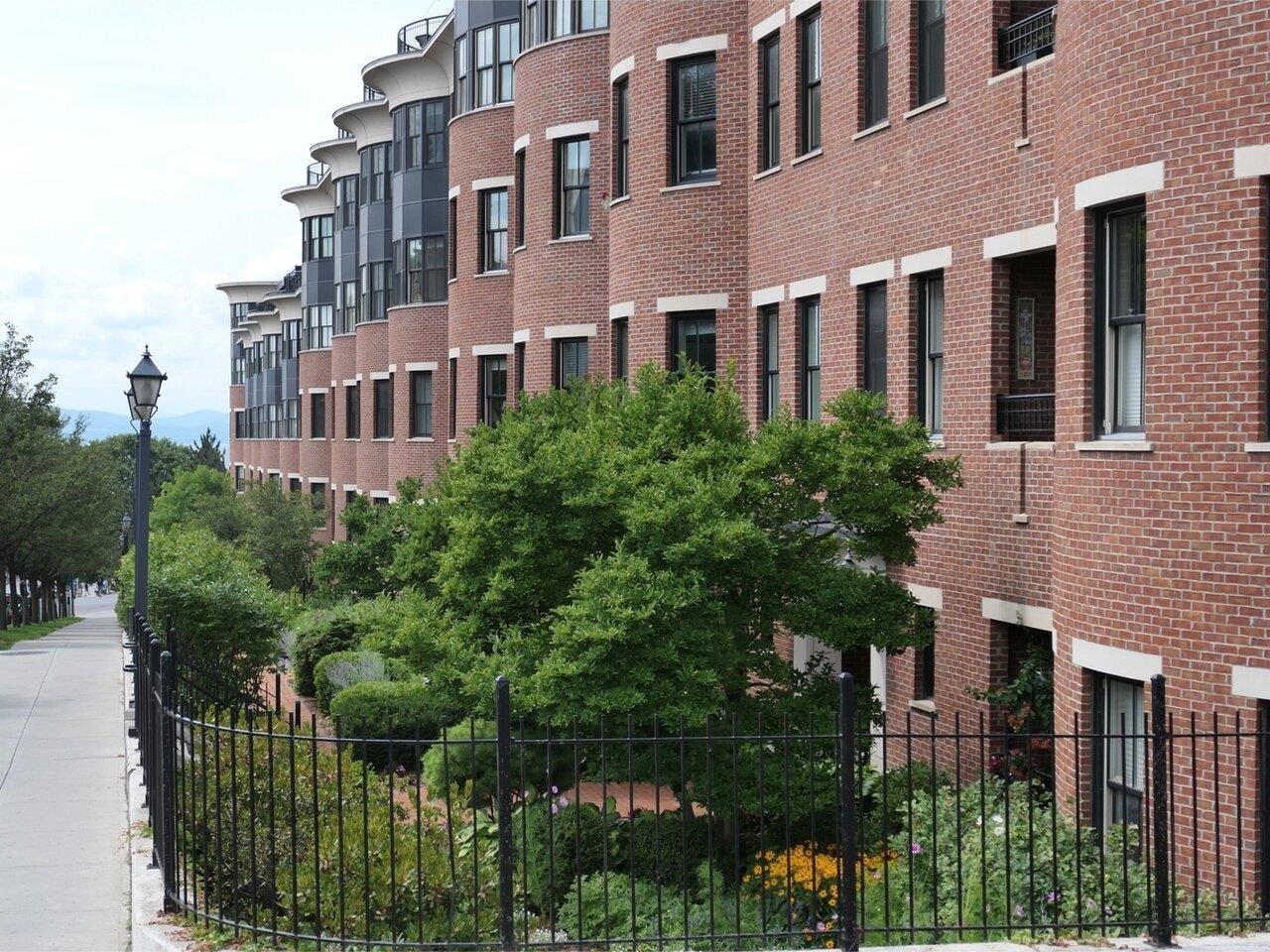 College & Battery Condo