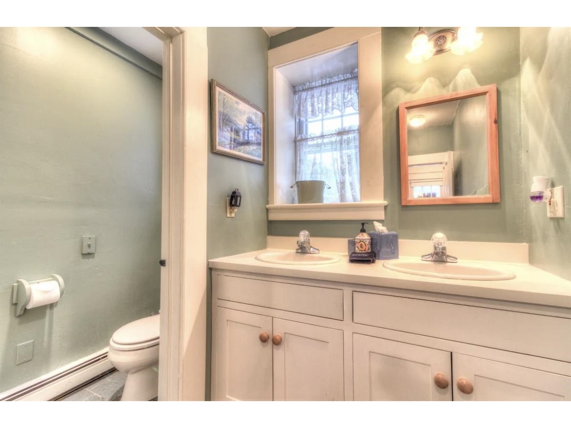 First floor 3/4 bath just off the bedroom and mudroom