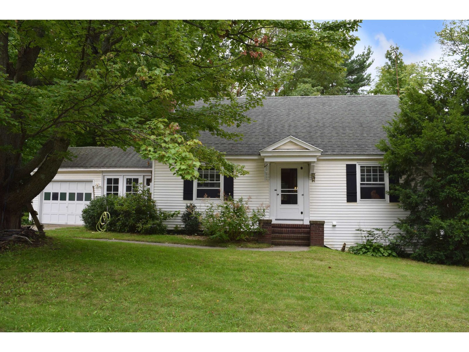 41 Prospect Parkway, Burlington 41 Prospect Parkway, Burlington