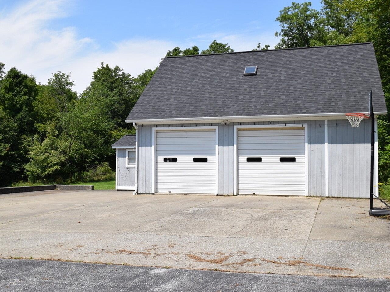 2-car heated garage/workshop