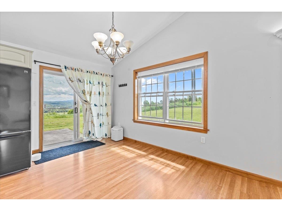 435 Memphremagog View