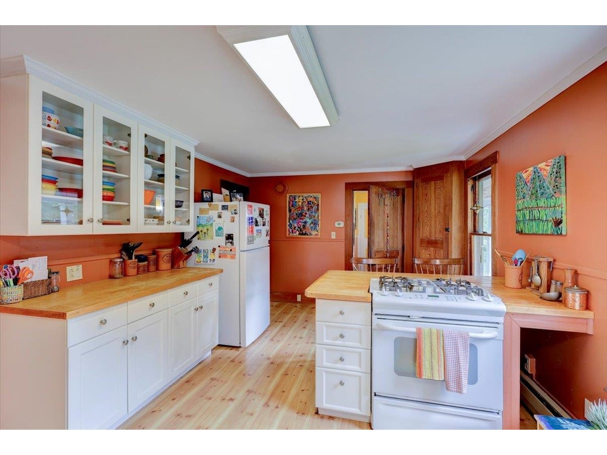 Plenty of counter top and work space in this kitchen.