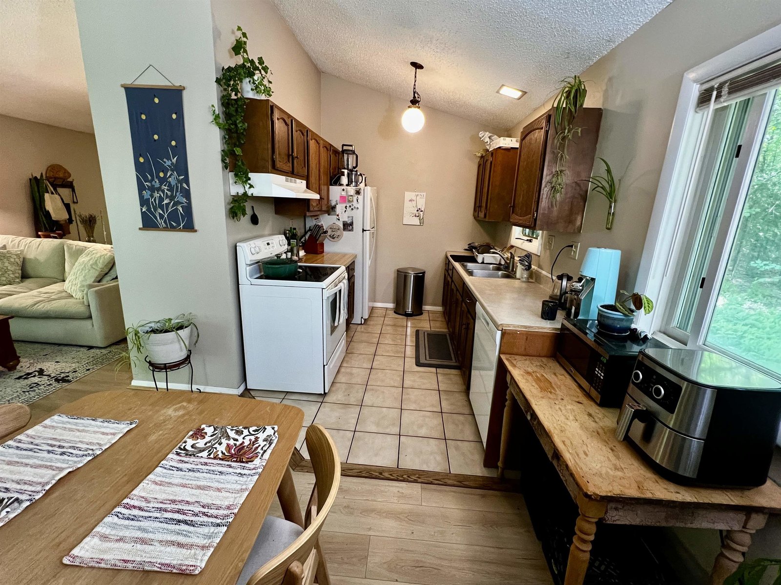 Kitchen Upper Level