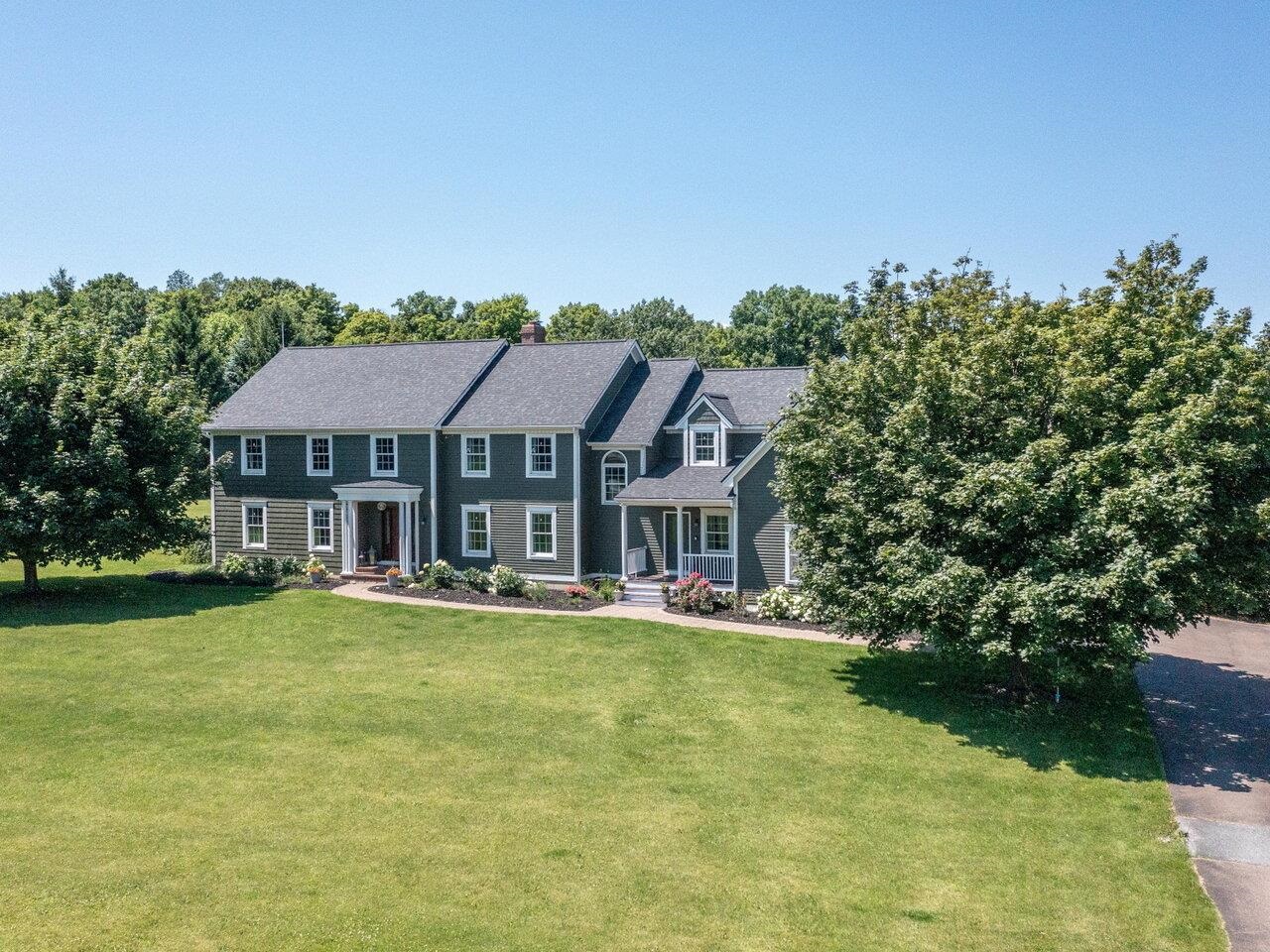 622 Ridgefield Road, Shelburne