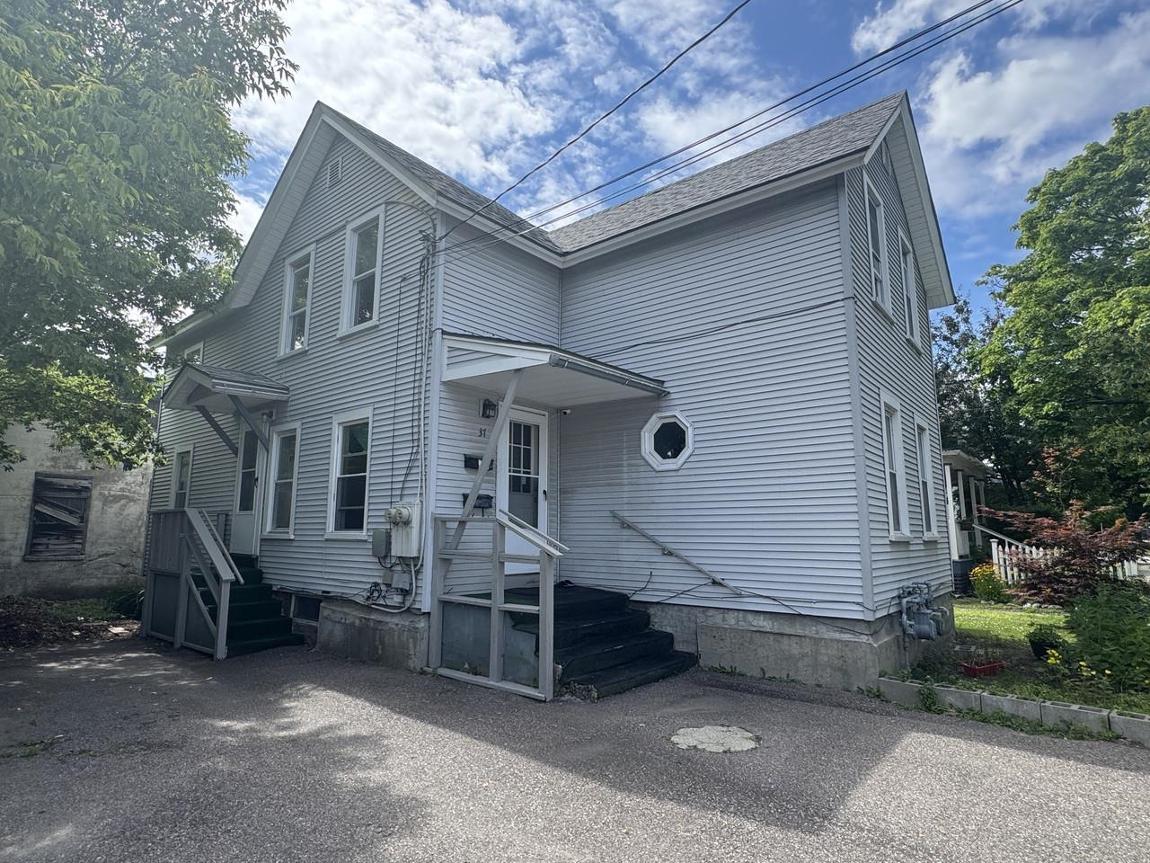 37 Drew Street, Burlington 37 Drew Street, Burlington