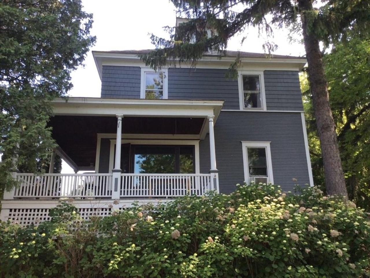 460-462 Colchester Avenue, Burlington 460-462 Colchester Avenue, Burlington