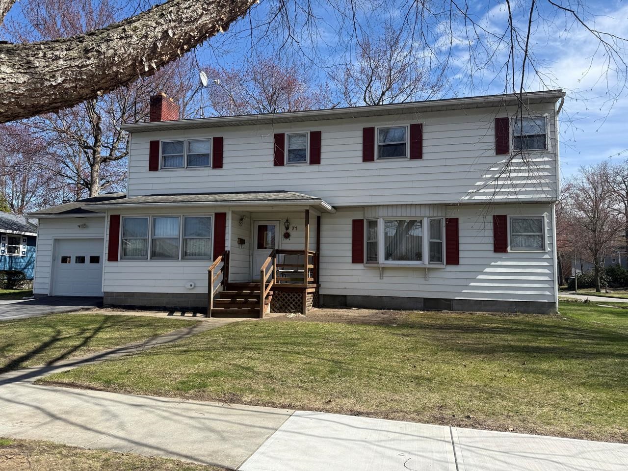 71 Lakewood Parkway, Burlington 71 Lakewood Parkway, Burlington
