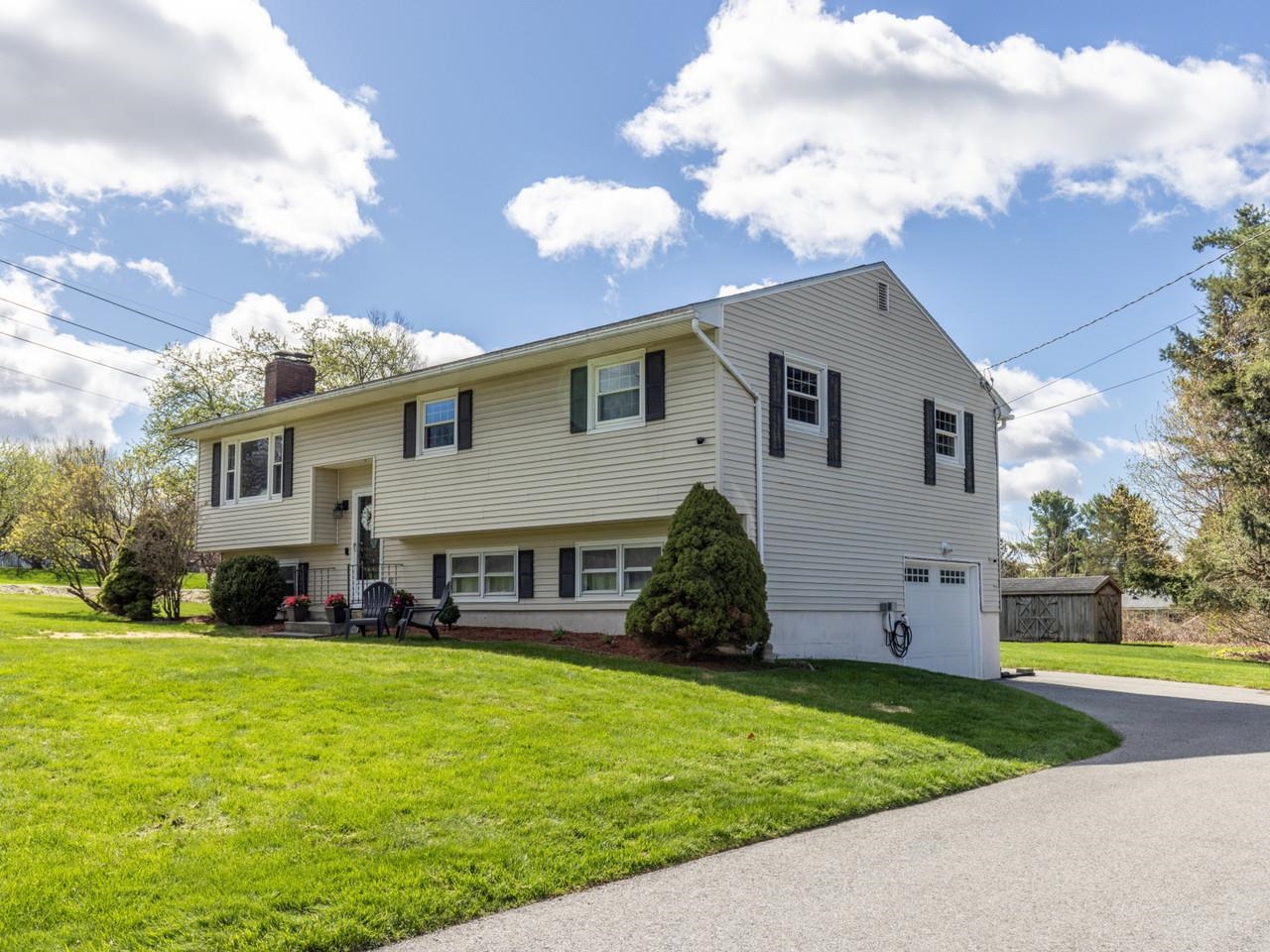163 Hillside Drive, Williston 163 Hillside Drive, Williston