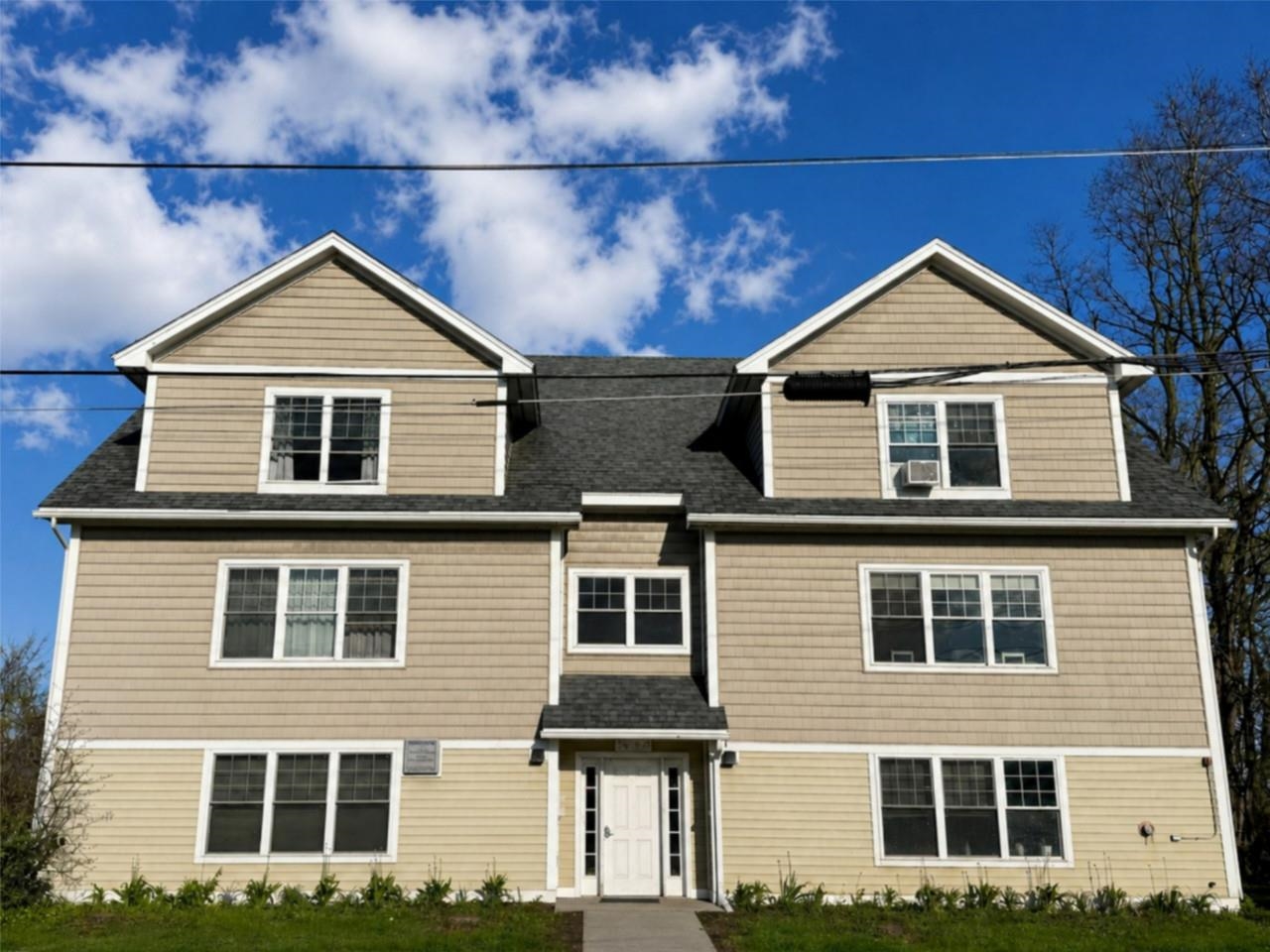 354 Manhattan Drive, Burlington 354 Manhattan Drive, Burlington