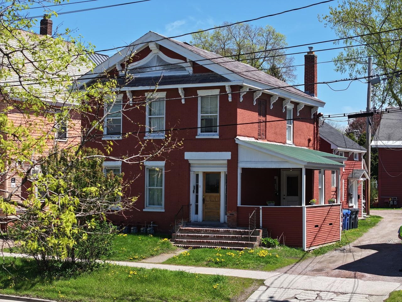 18 Park Street, Burlington 18 Park Street, Burlington