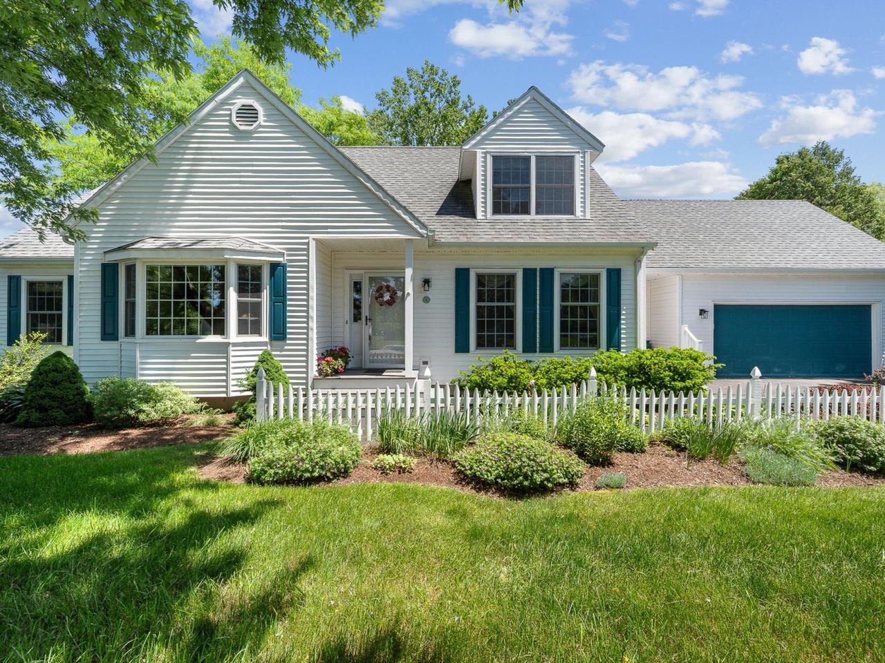 4 Oak Creek Drive, South Burlington 4 Oak Creek Drive, South Burlington
